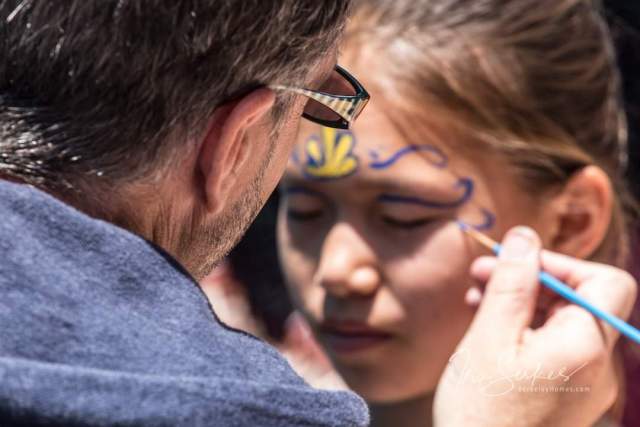 Berkeley Thousand Oaks  School Carnival Face Painter