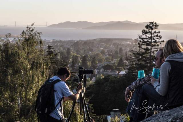 park-berkeley-ca-northbrae-neighborhood-indian-rock-950-indian-rock-avenue-view-people-san-francisco-golden-gate-bridge-2